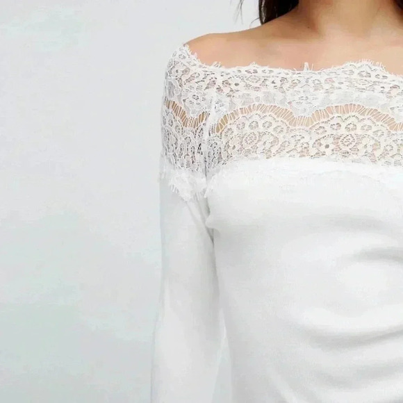 Lipsy Off Shoulder Ivory Sweater Eyelash Lace Trim Womens SM Coquette‎ Preppy - Picture 9 of 9
